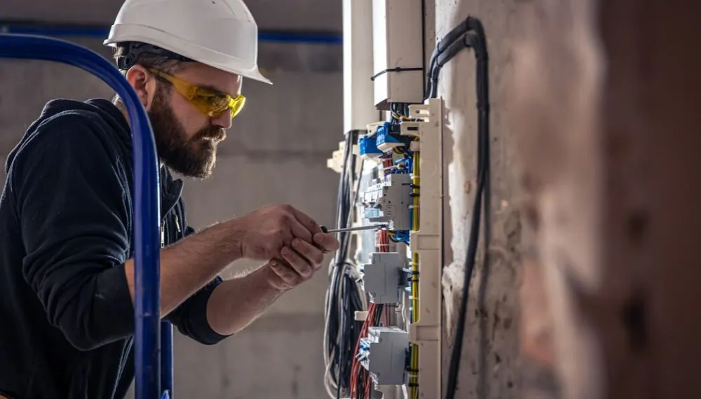 NR-10: Segurança em instalações e serviços em eletricidade